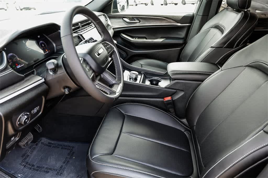 Thumbnail: 2025 Jeep Grand Cherokee - 19