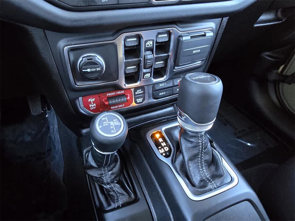 Thumbnail: 2025 Jeep Gladiator - 16