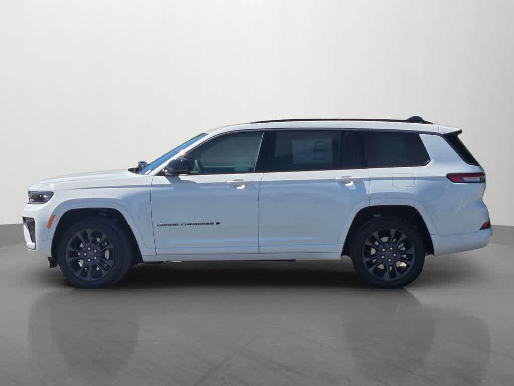 Thumbnail: 2026 Jeep Grand Cherokee - 3