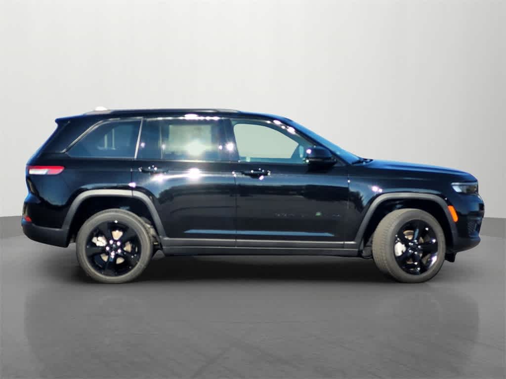 Thumbnail: 2025 Jeep Grand Cherokee - 7