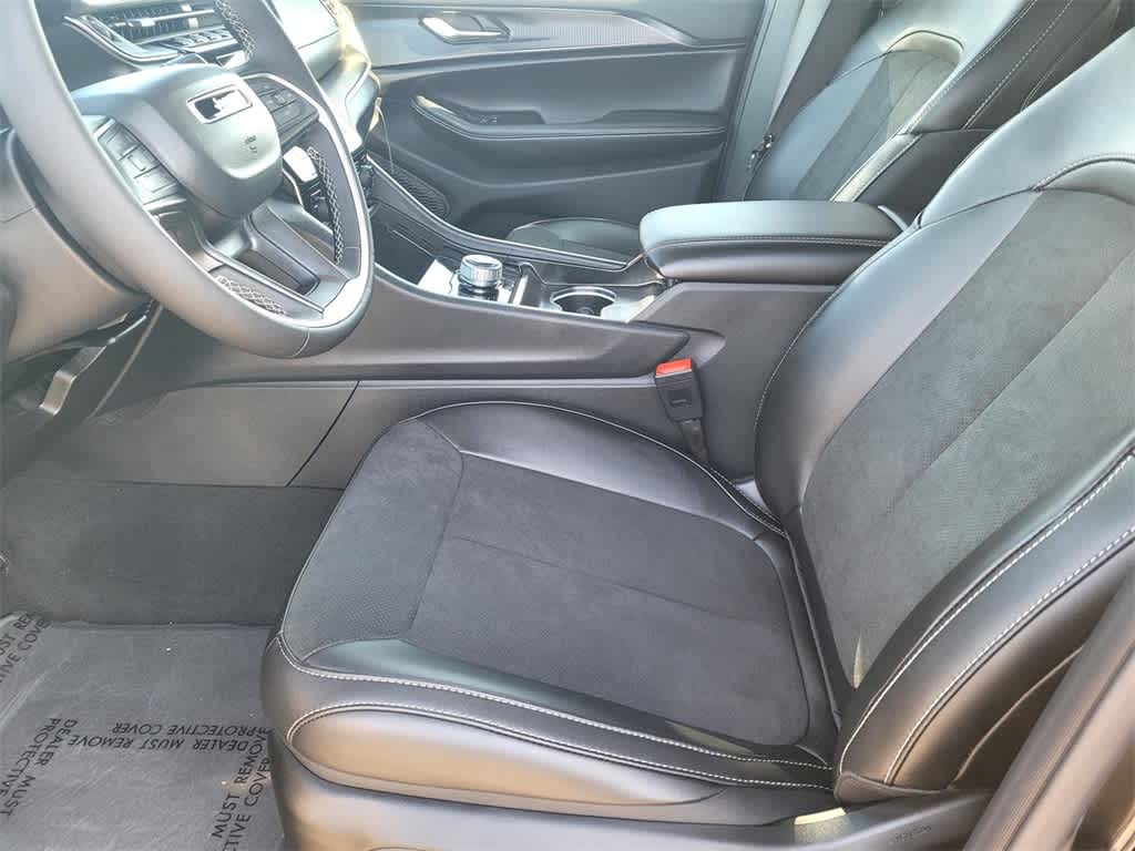 Thumbnail: 2025 Jeep Grand Cherokee - 14