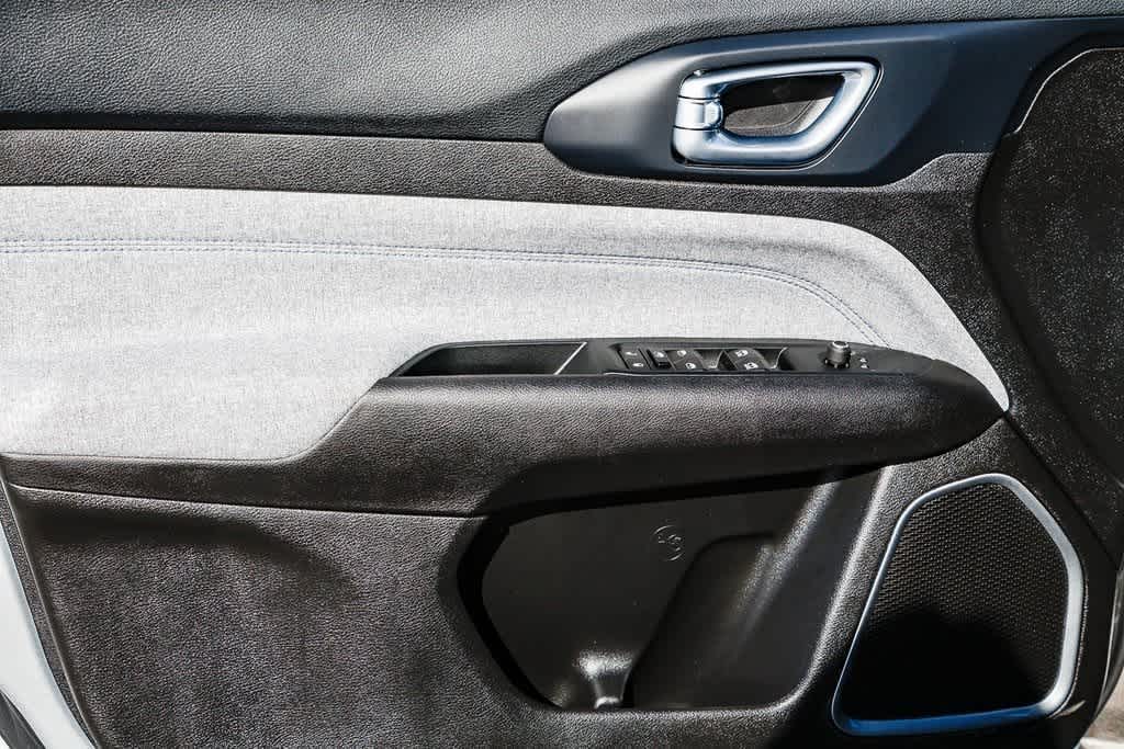 Thumbnail: 2025 Jeep Compass - 20