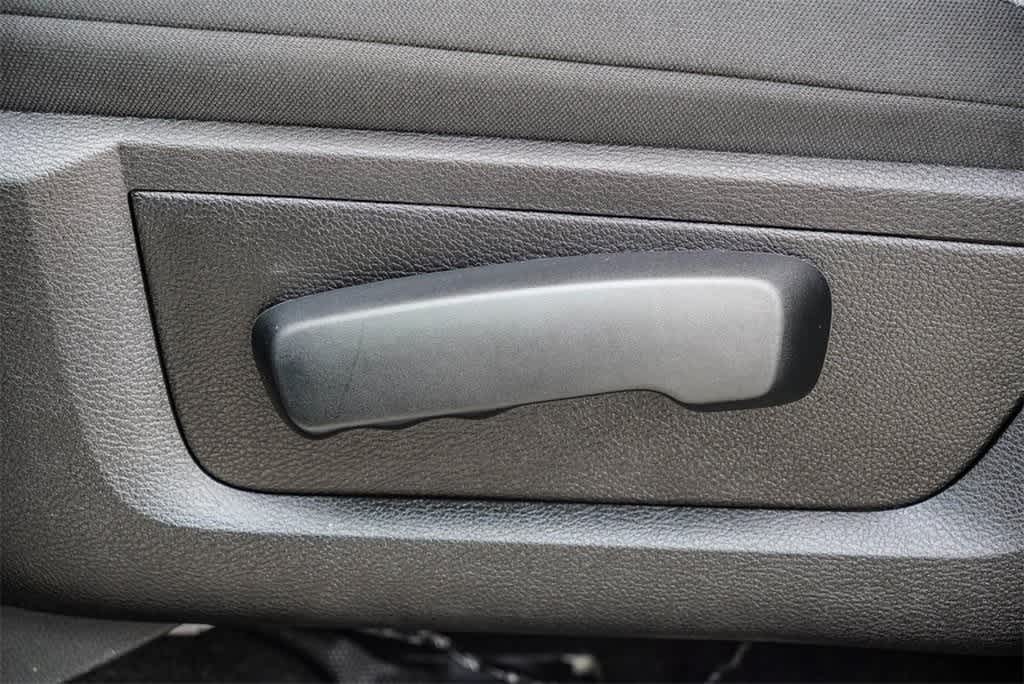 Thumbnail: 2024 RAM 1500 Classic - 21