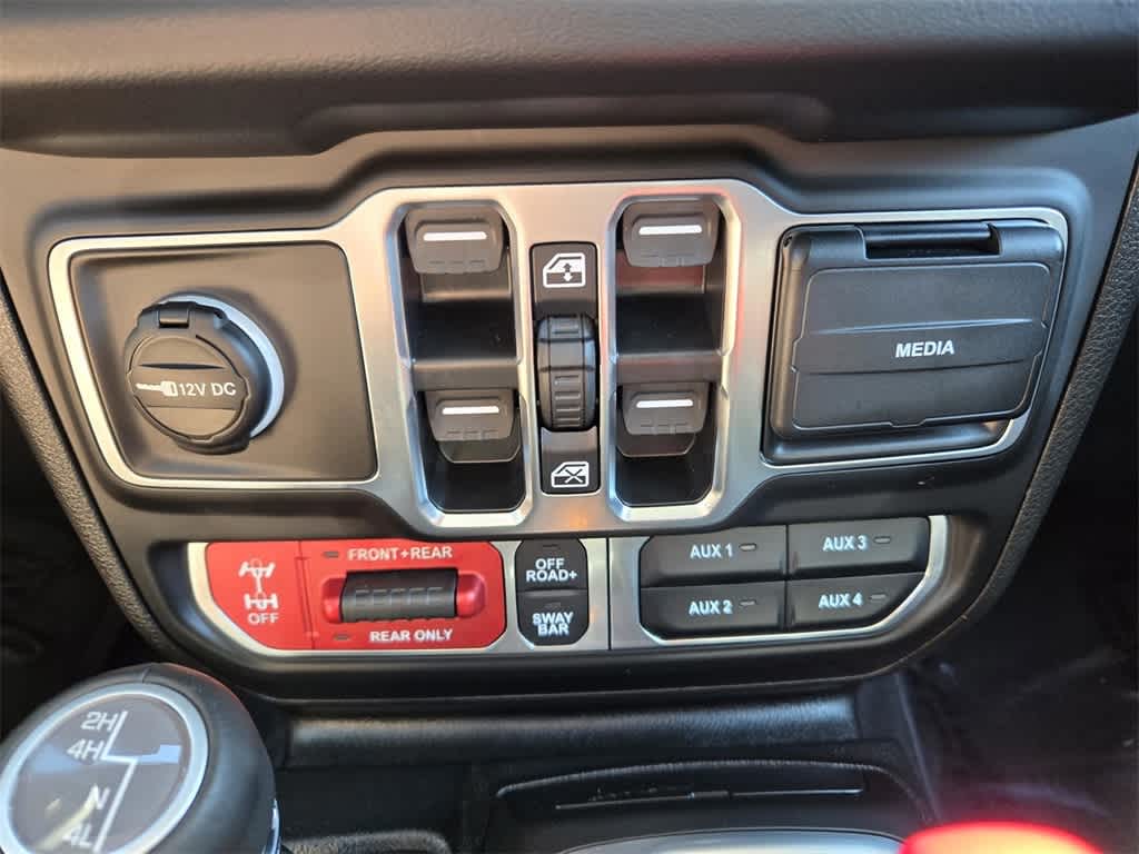 Thumbnail: 2025 Jeep Wrangler - 17