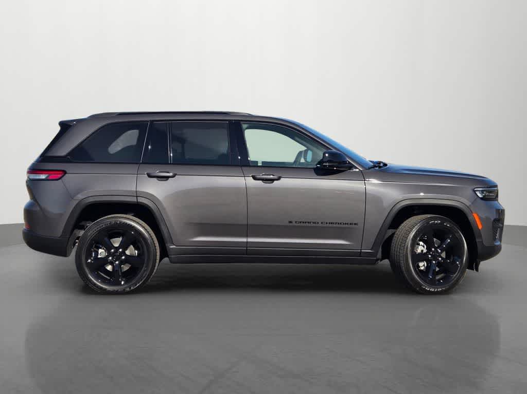Thumbnail: 2025 Jeep Grand Cherokee - 7
