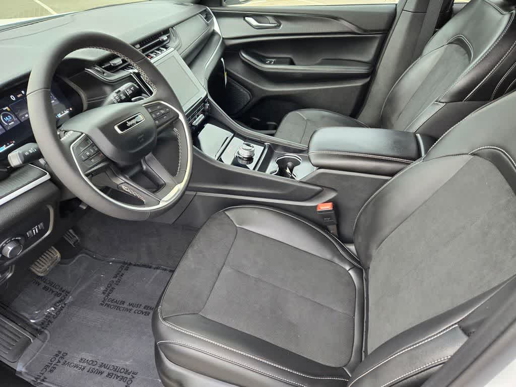 Thumbnail: 2025 Jeep Grand Cherokee - 15