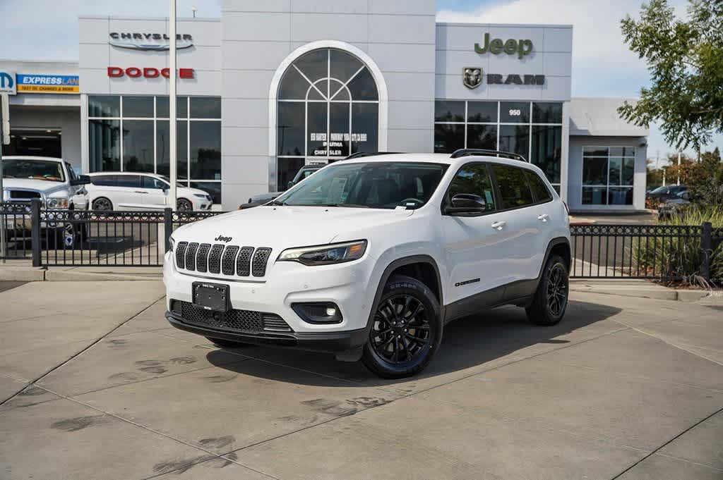 2023 Jeep Cherokee Altitude Lux Hero Image