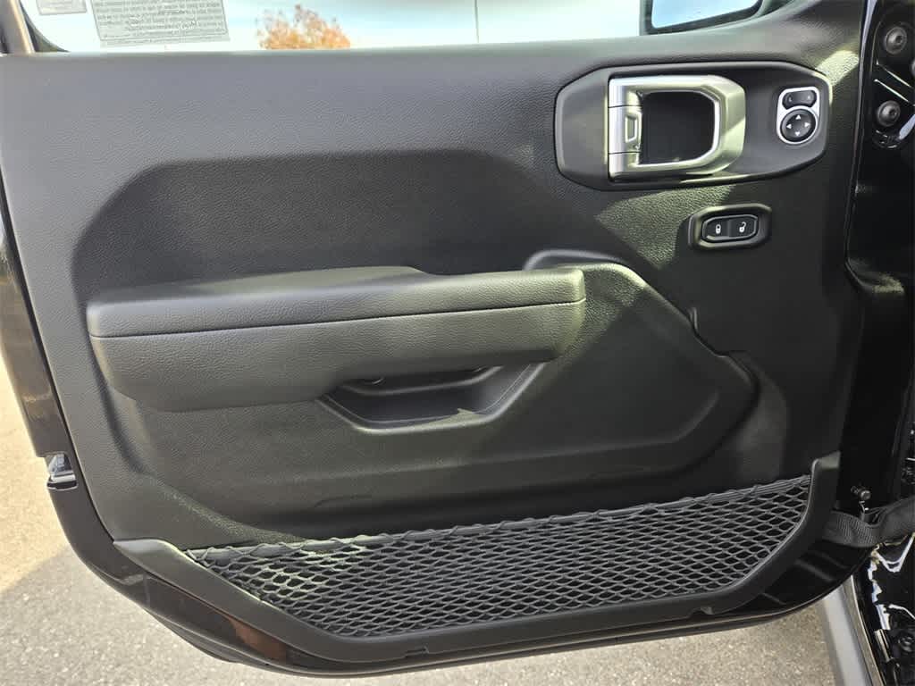 Thumbnail: 2026 Jeep Wrangler - 14