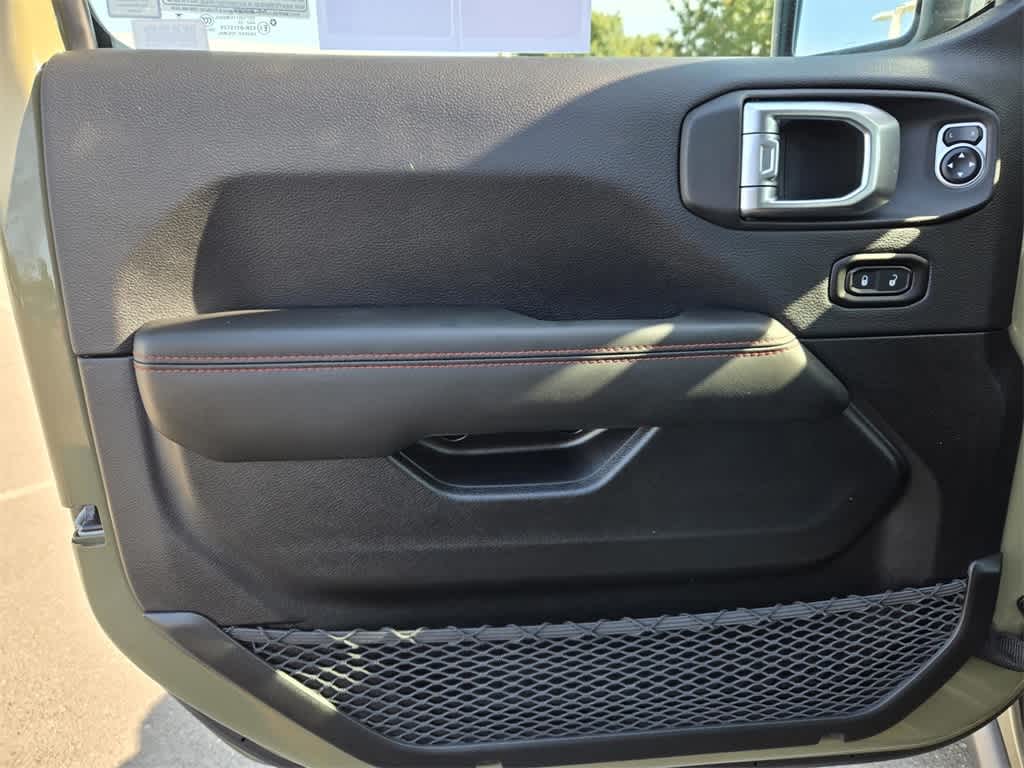 Thumbnail: 2025 Jeep Gladiator - 15