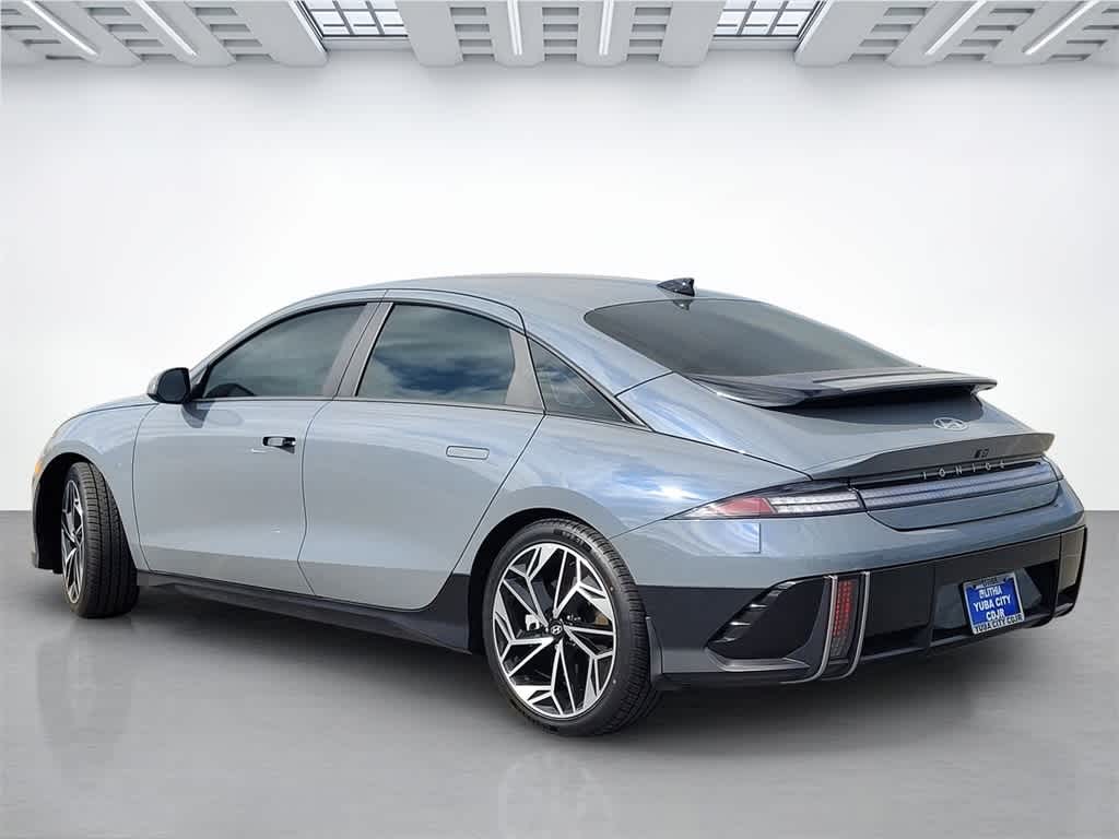 Thumbnail: 2023 Hyundai Ioniq 6 - 4