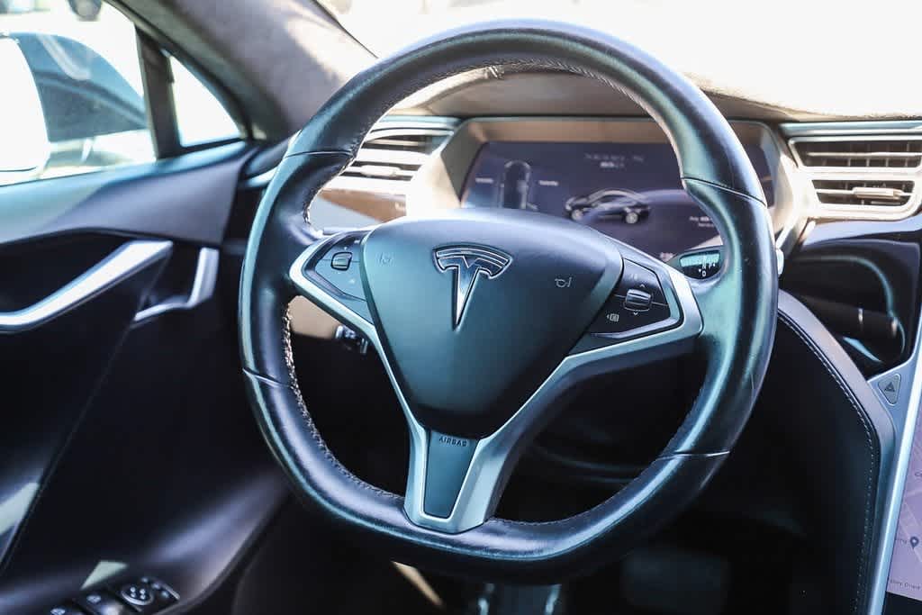 2015 Tesla Model S 85D 14