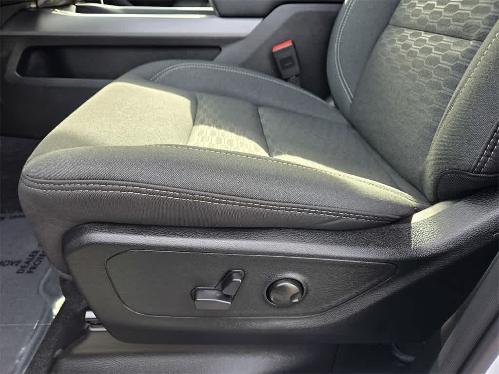 Thumbnail: 2026 RAM 1500 - 13