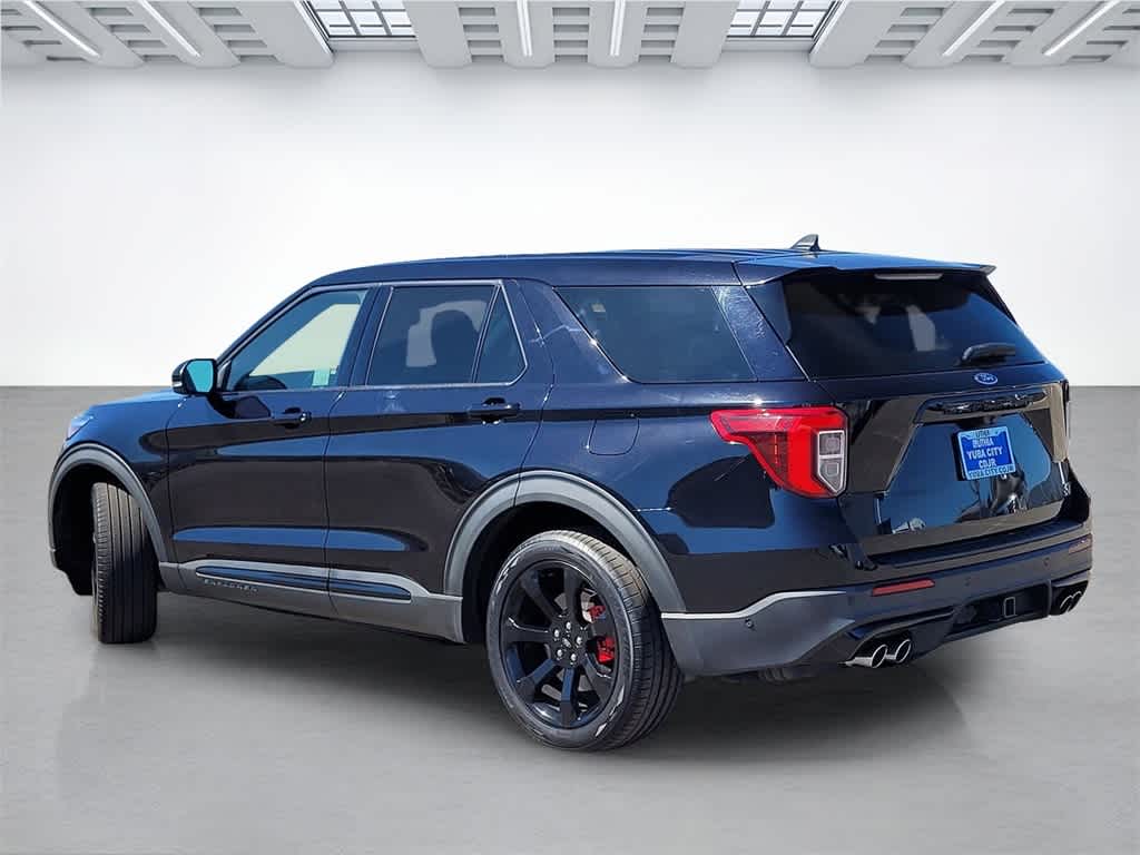 2022 Ford Explorer ST photo 2