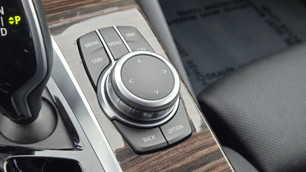 Thumbnail: 2022 BMW 5 Series - 17