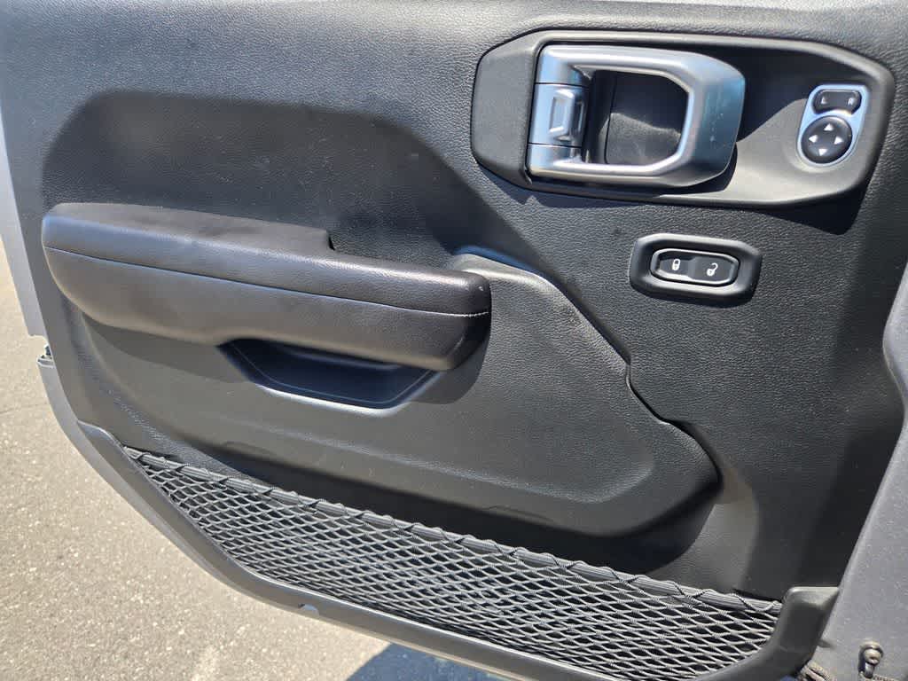 Thumbnail: 2019 Jeep Wrangler - 19