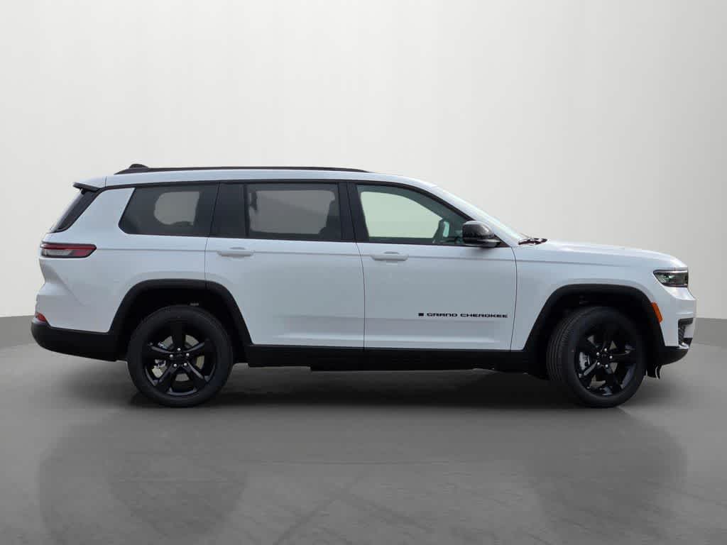 Thumbnail: 2025 Jeep Grand Cherokee - 7