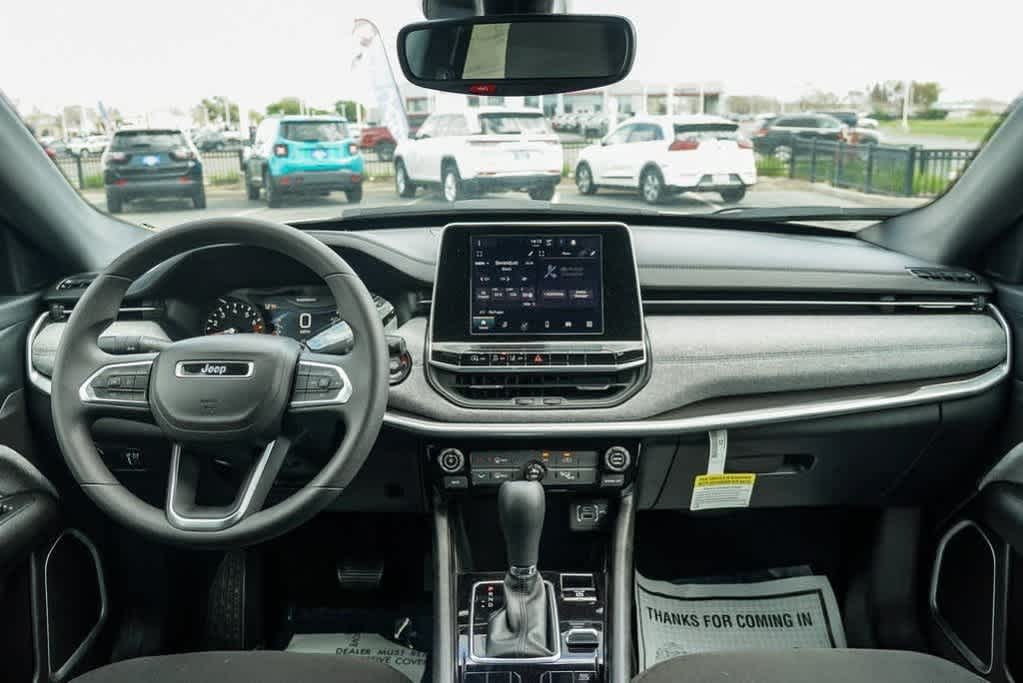 Thumbnail: 2025 Jeep Compass - 37