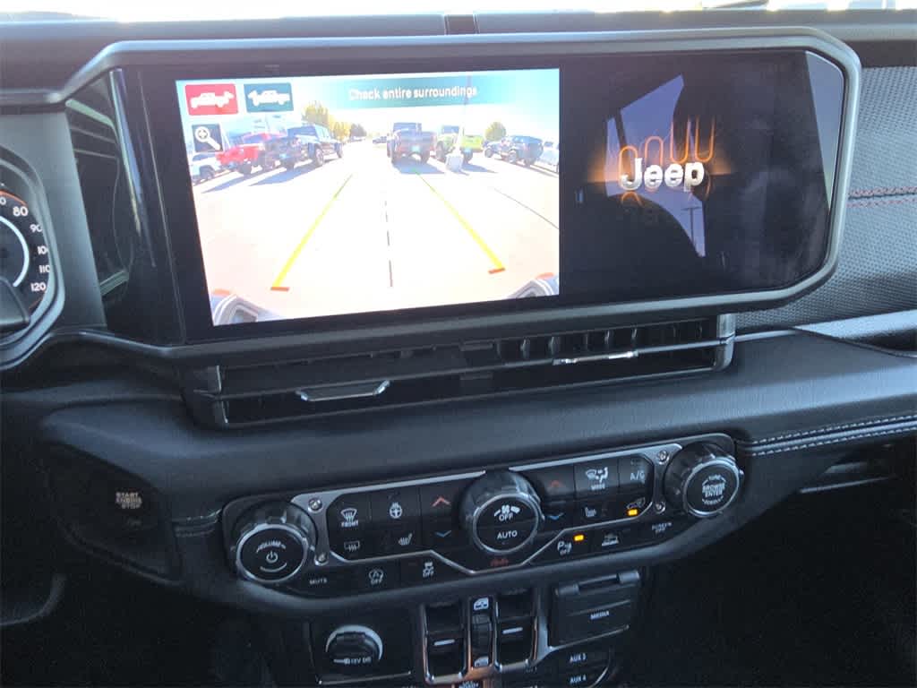 Thumbnail: 2025 Jeep Gladiator - 18