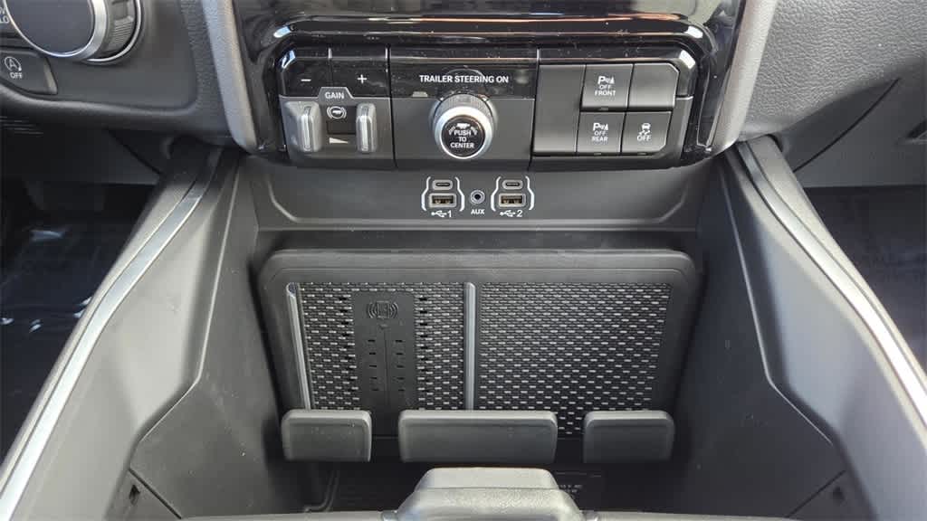 Thumbnail: 2026 RAM 1500 - 17