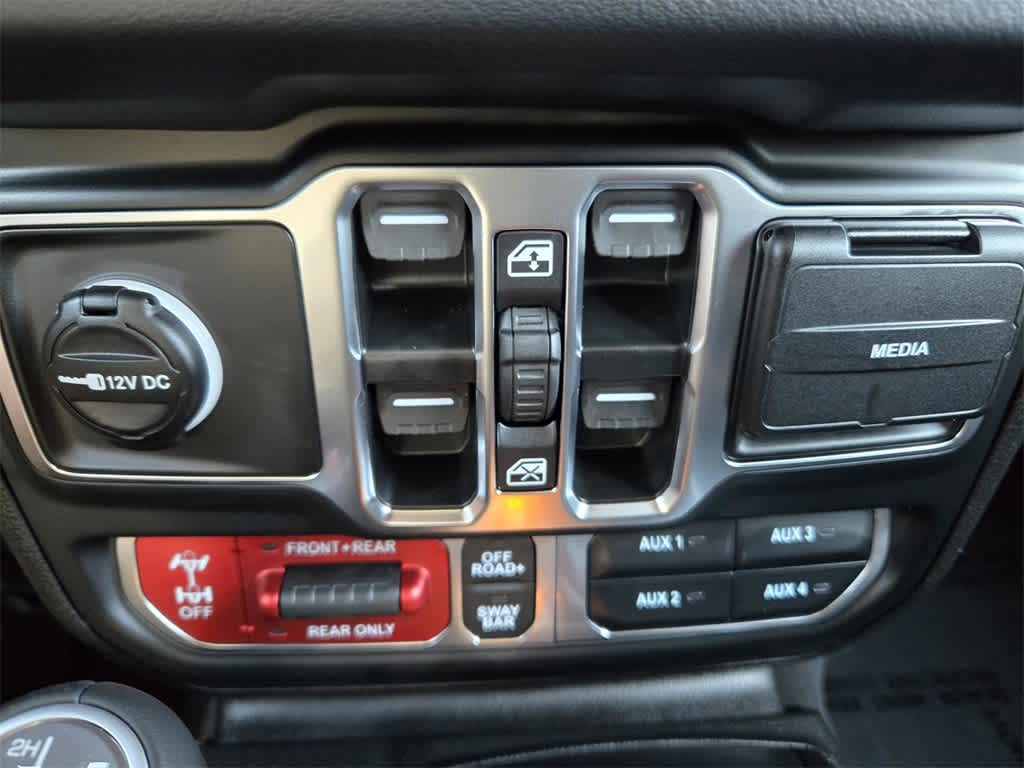 Thumbnail: 2025 Jeep Gladiator - 17