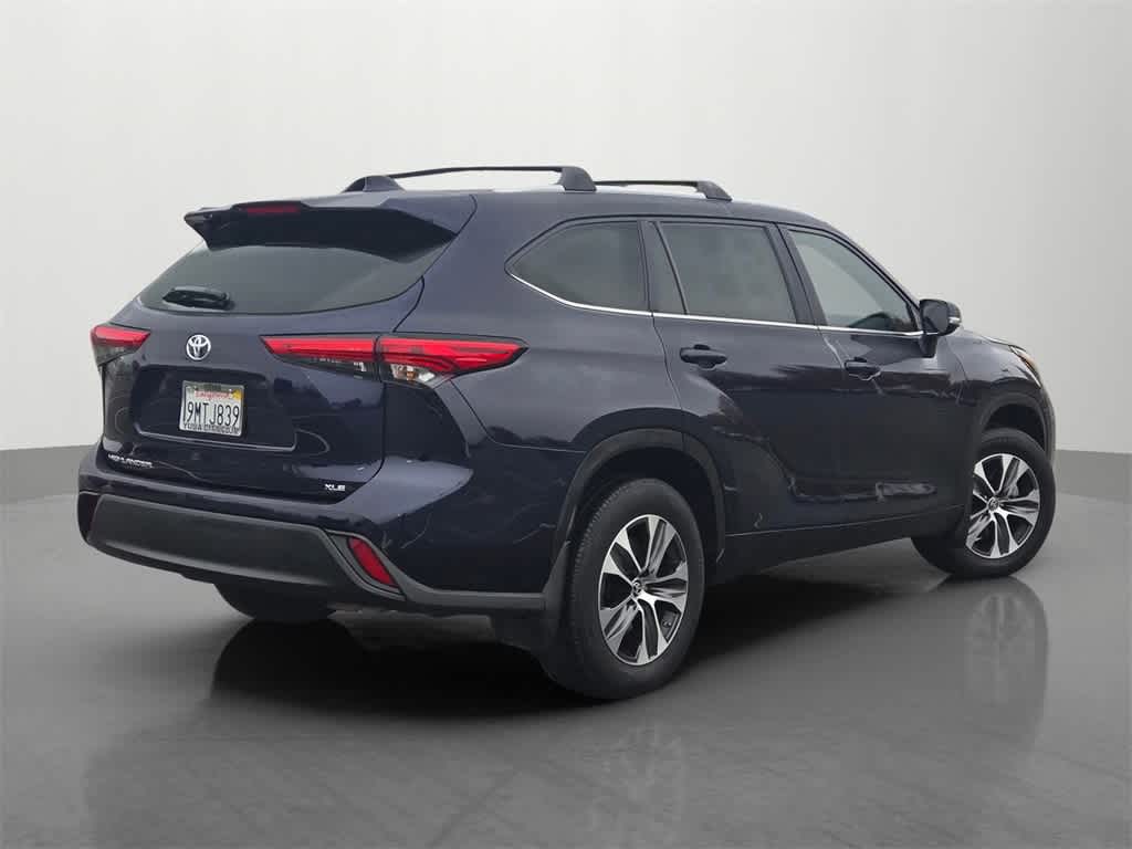 Thumbnail: 2023 Toyota Highlander - 6