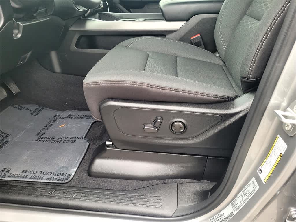 Thumbnail: 2026 RAM 1500 - 14