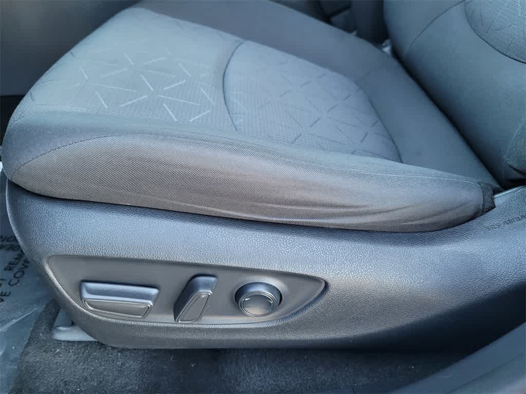 Thumbnail: 2021 Toyota RAV4 - 13