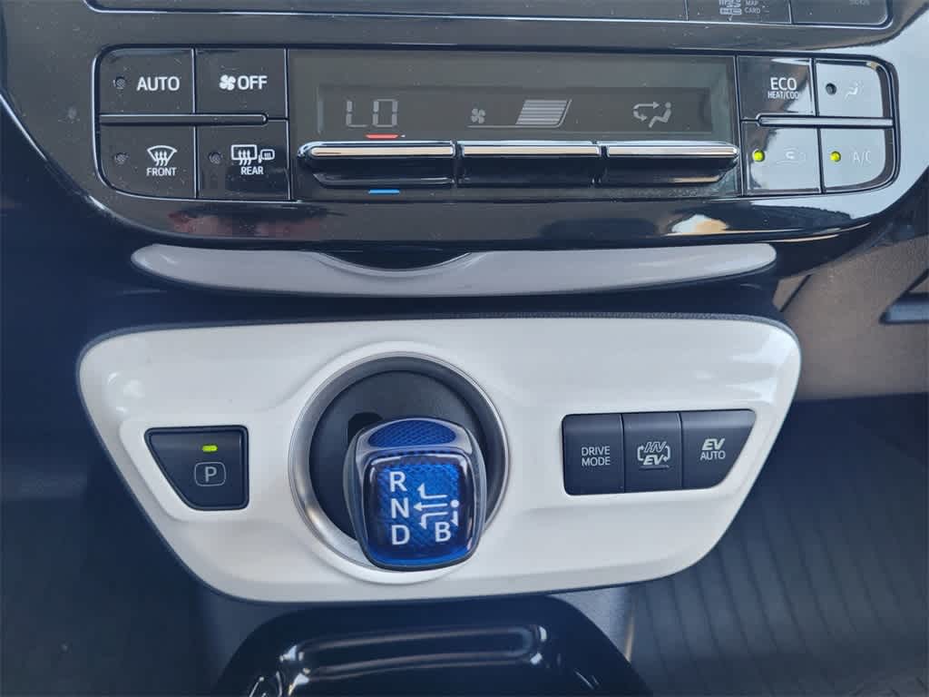 Thumbnail: 2018 Toyota Prius Prime - 17