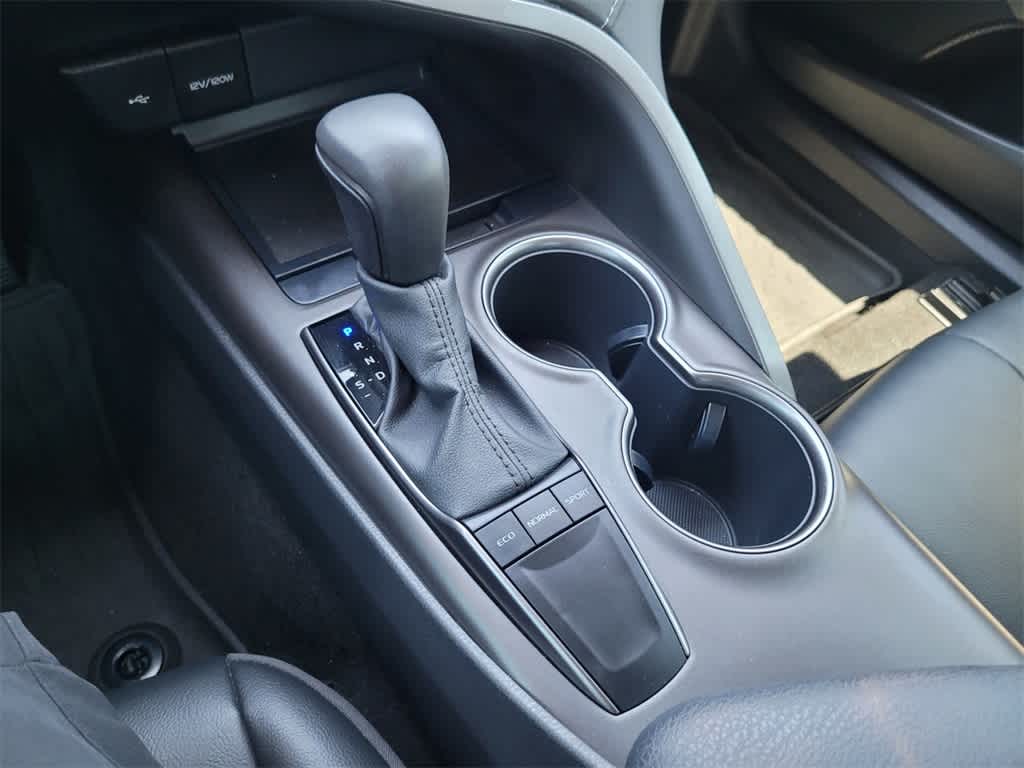 Thumbnail: 2023 Toyota Camry - 16