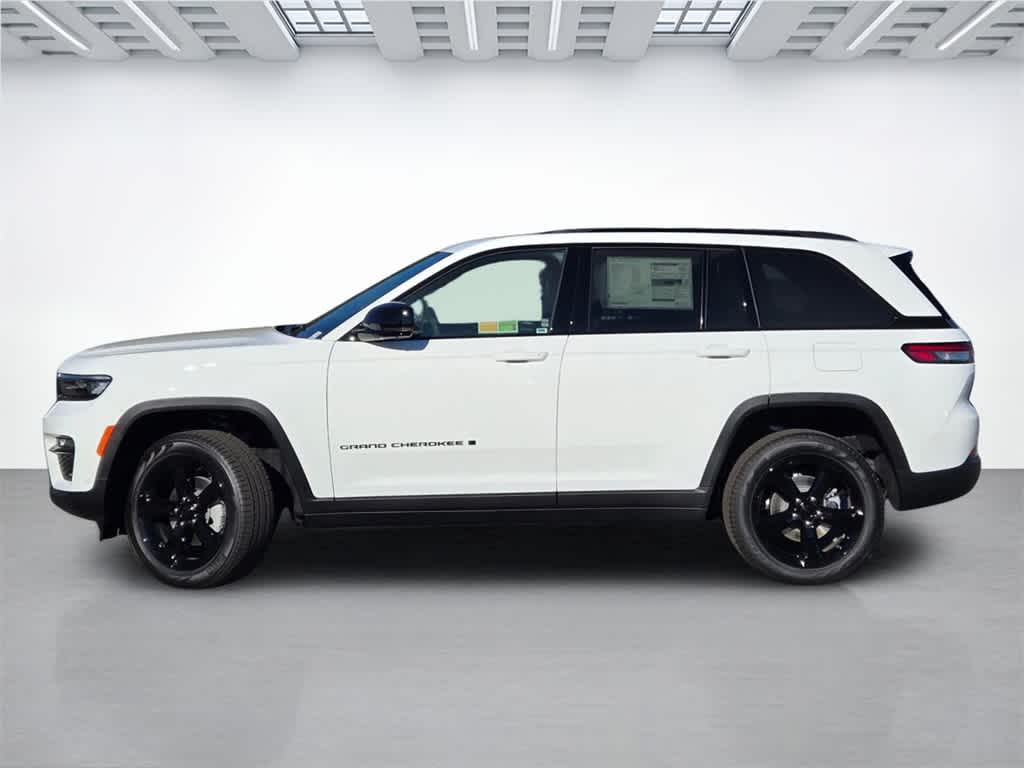 Thumbnail: 2025 Jeep Grand Cherokee - 3