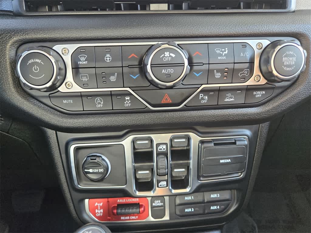 Thumbnail: 2026 Jeep Wrangler - 18