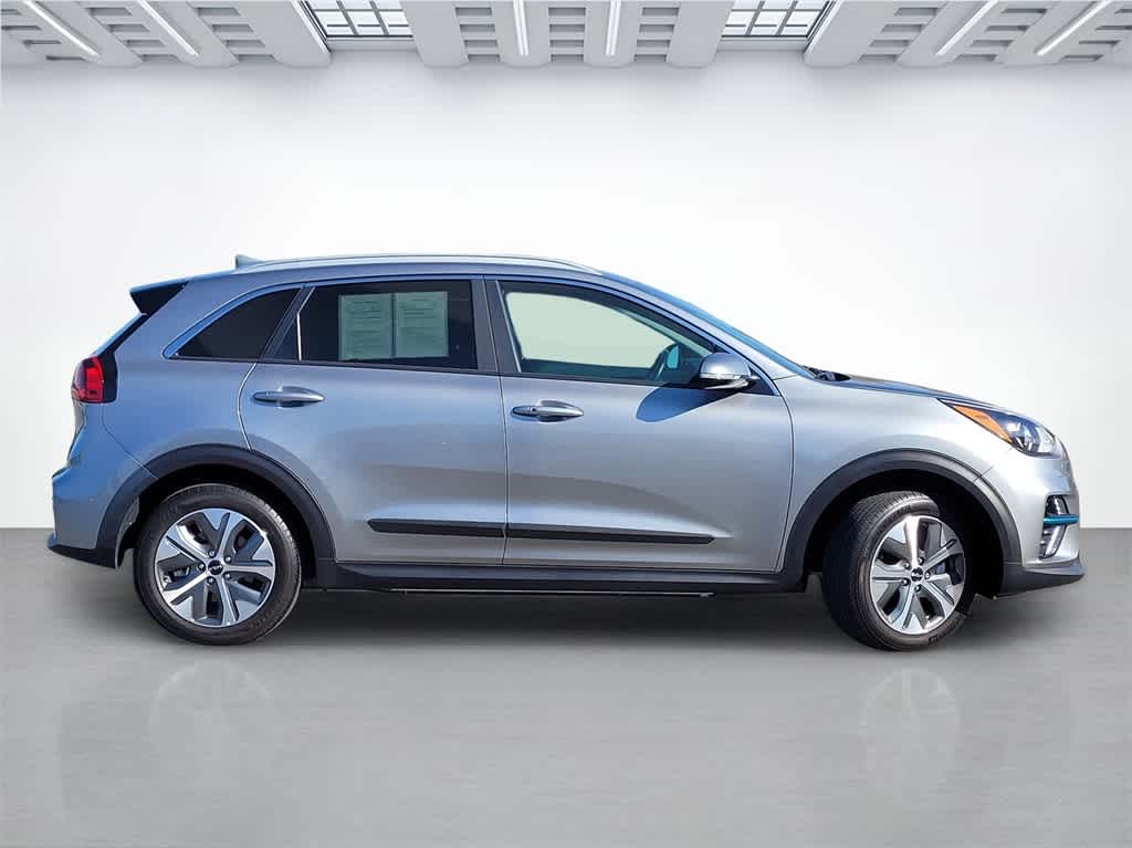 Thumbnail: 2022 Kia Niro - 7