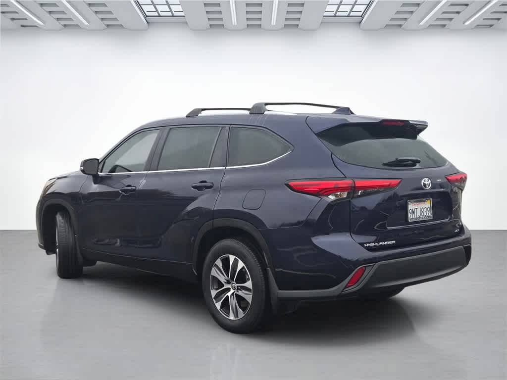 Thumbnail: 2023 Toyota Highlander - 4