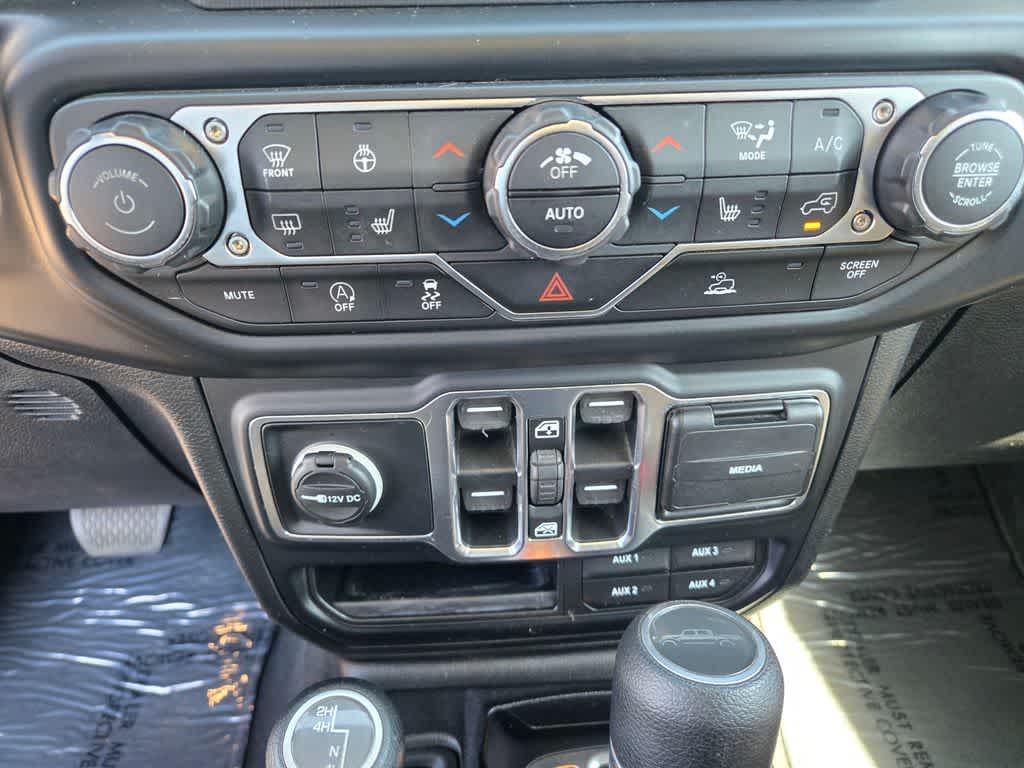 Thumbnail: 2020 Jeep Gladiator - 16