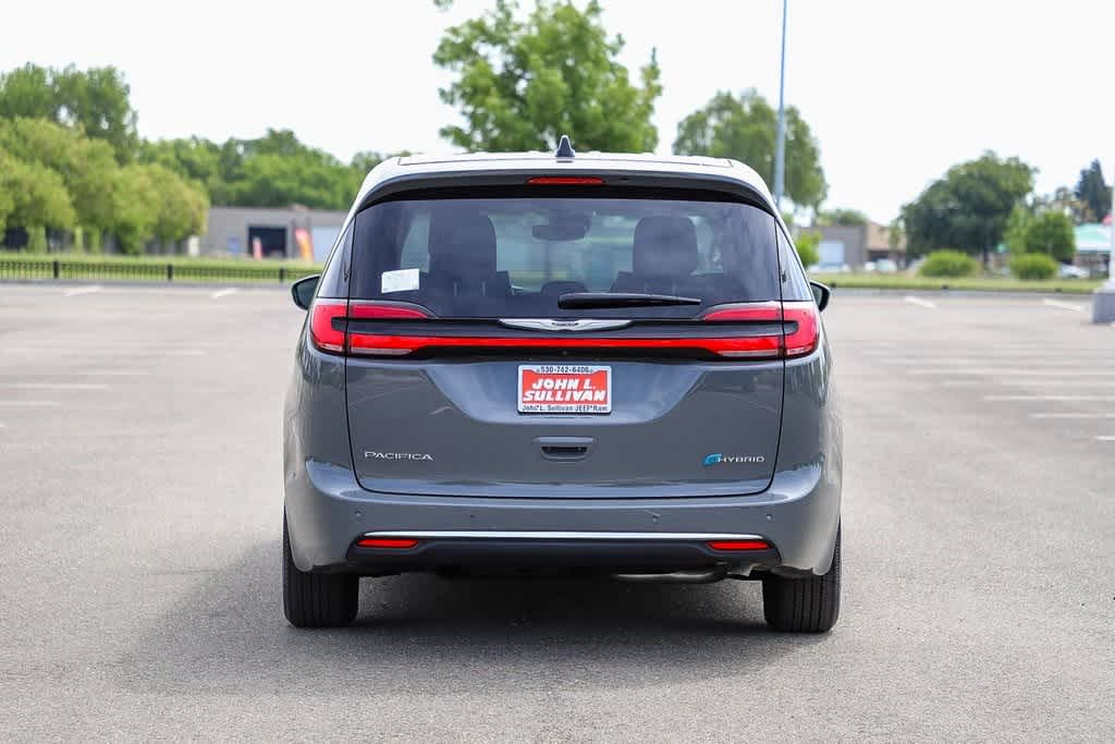 2023 Chrysler Pacifica Hybrid Limited 3