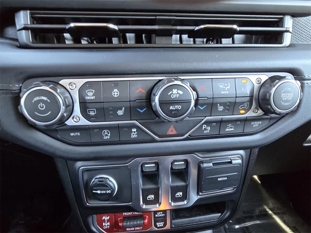 Thumbnail: 2026 Jeep Wrangler - 18