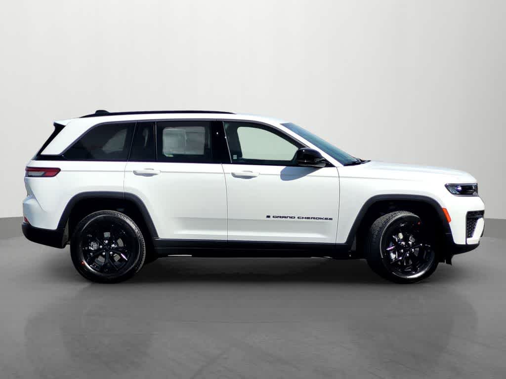 Thumbnail: 2026 Jeep Grand Cherokee - 7