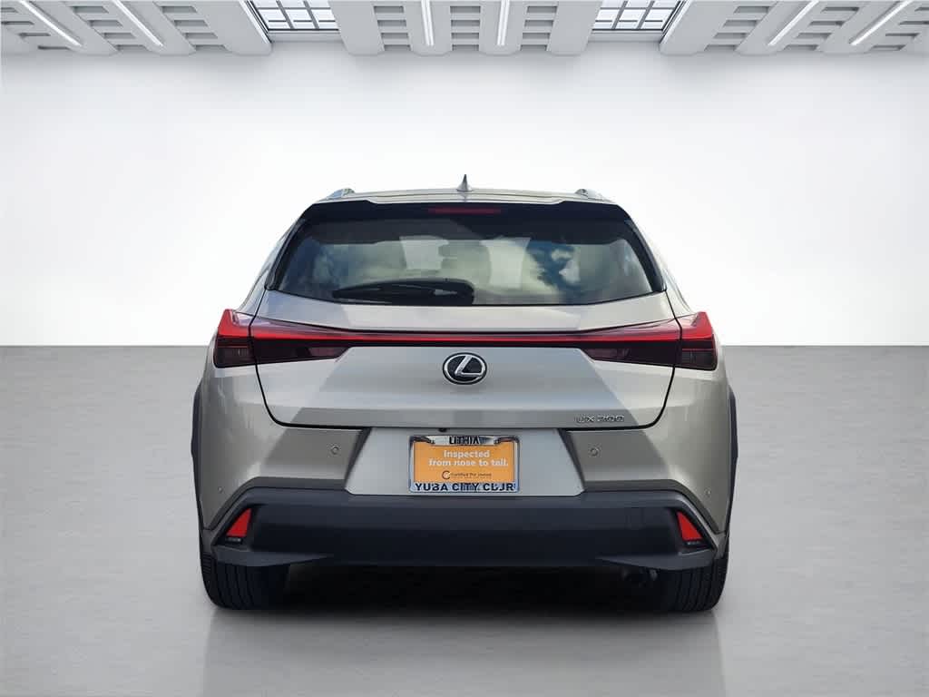 Thumbnail: 2022 Lexus UX - 5