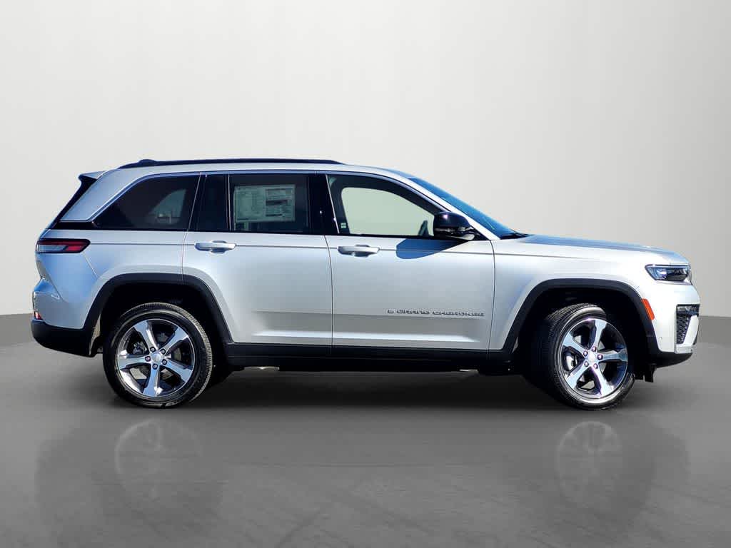 Thumbnail: 2026 Jeep Grand Cherokee - 7