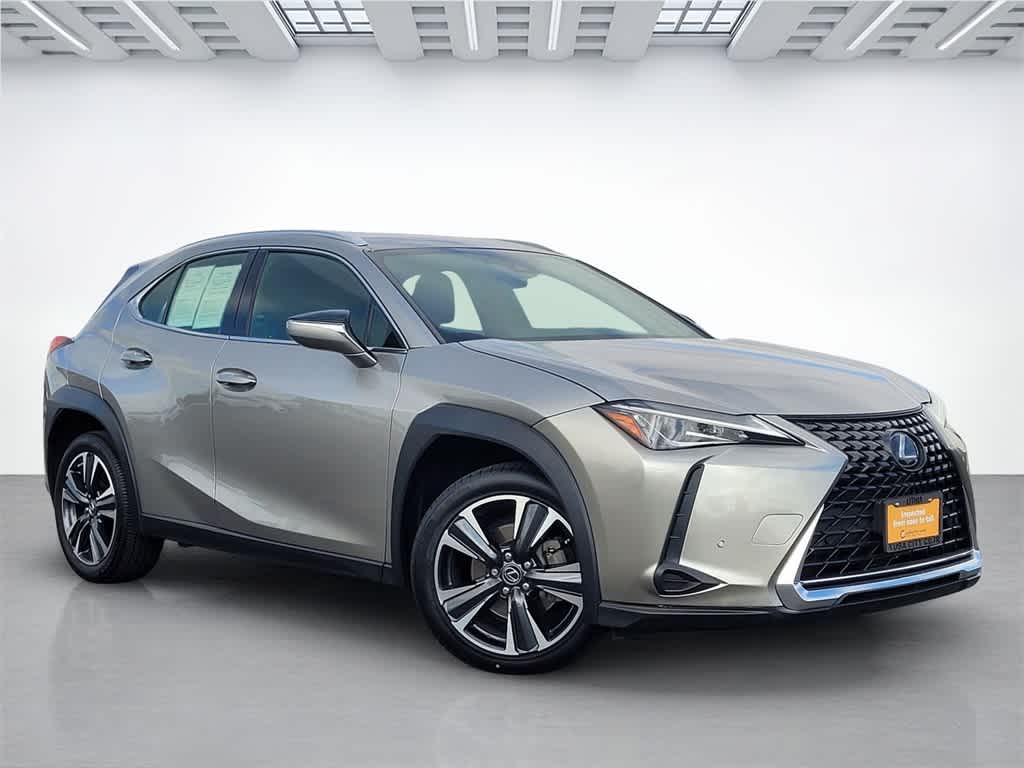Thumbnail: 2022 Lexus UX - 8