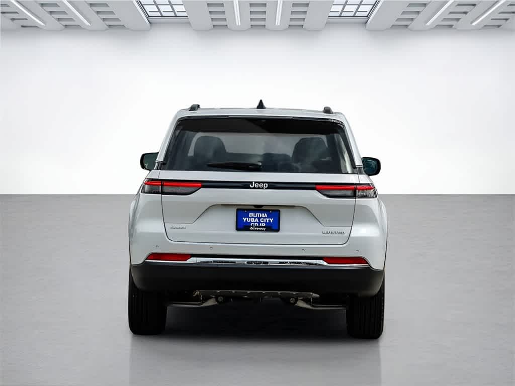 2025 Jeep Grand Cherokee Limited photo 4