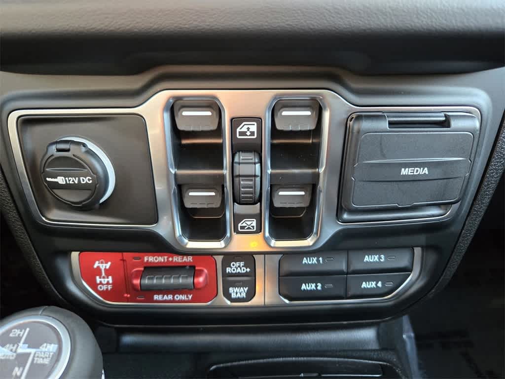 Thumbnail: 2025 Jeep Gladiator - 17