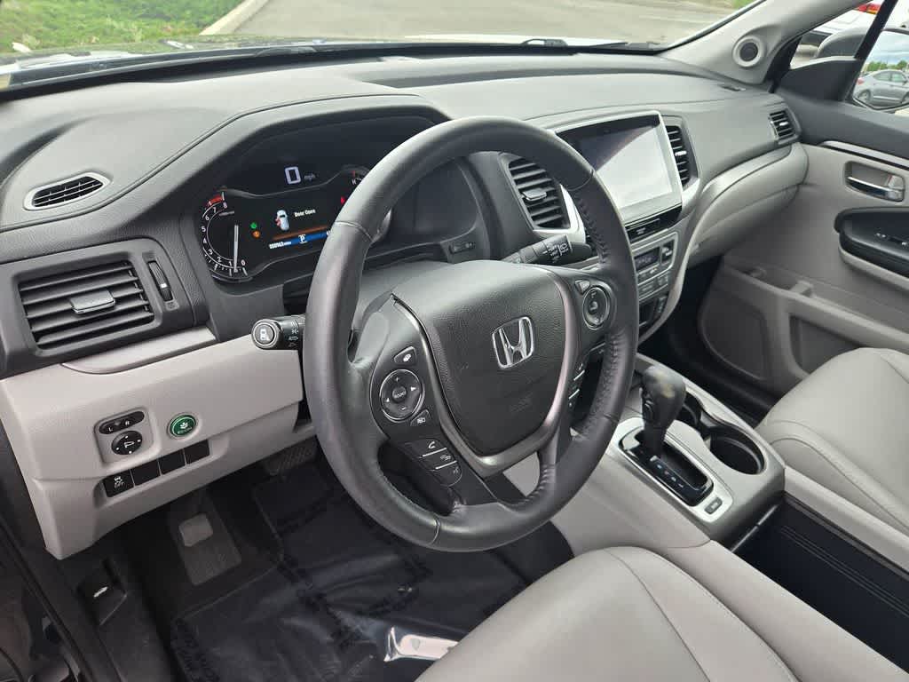 Thumbnail: 2017 Honda Pilot - 10