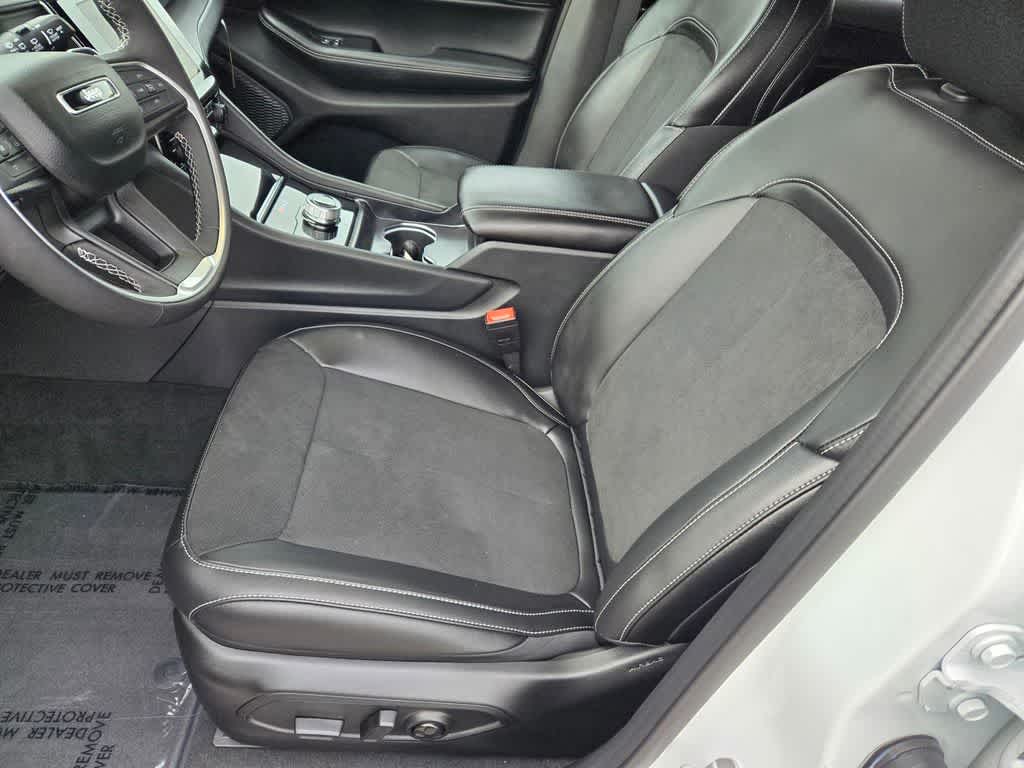 Thumbnail: 2025 Jeep Grand Cherokee - 12