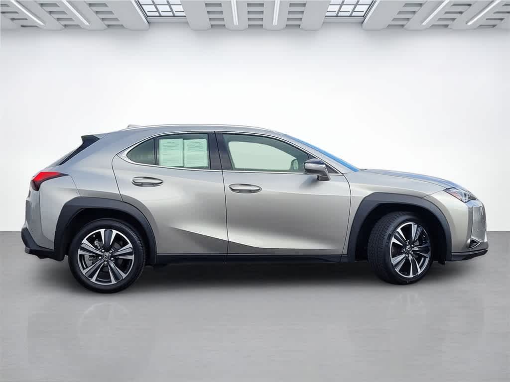 Thumbnail: 2022 Lexus UX - 7