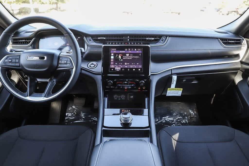 Thumbnail: 2024 Jeep Grand Cherokee - 12