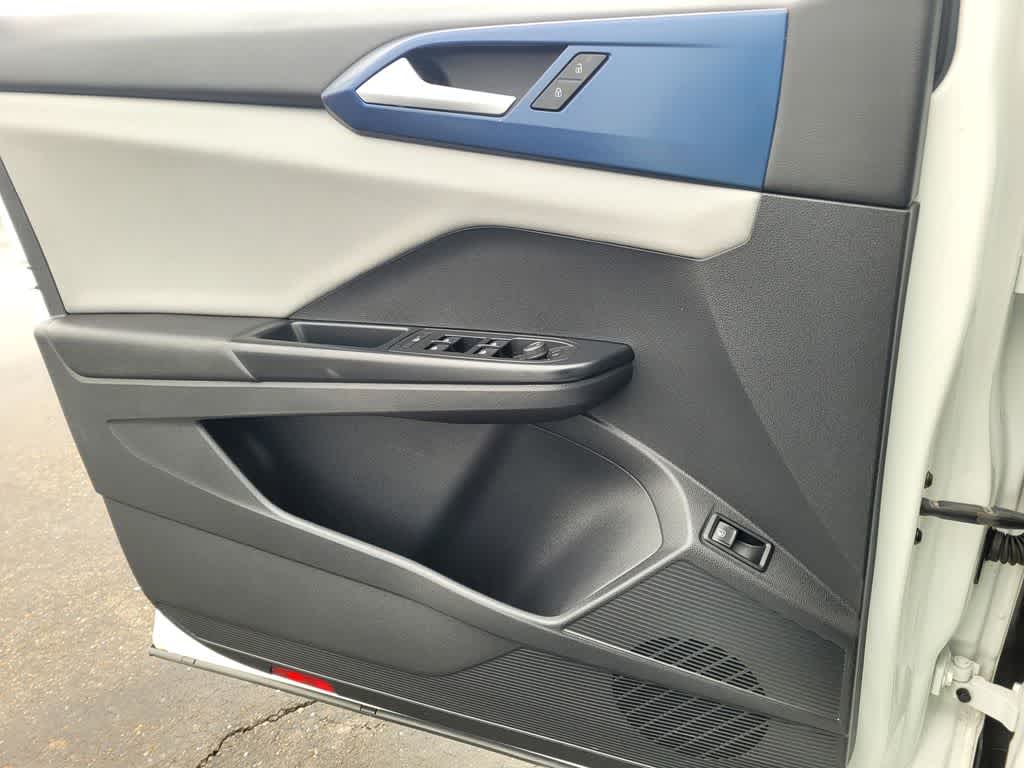 Thumbnail: 2022 Volkswagen Taos - 15