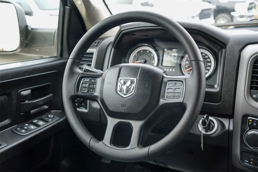 Thumbnail: 2024 RAM 1500 Classic - 15