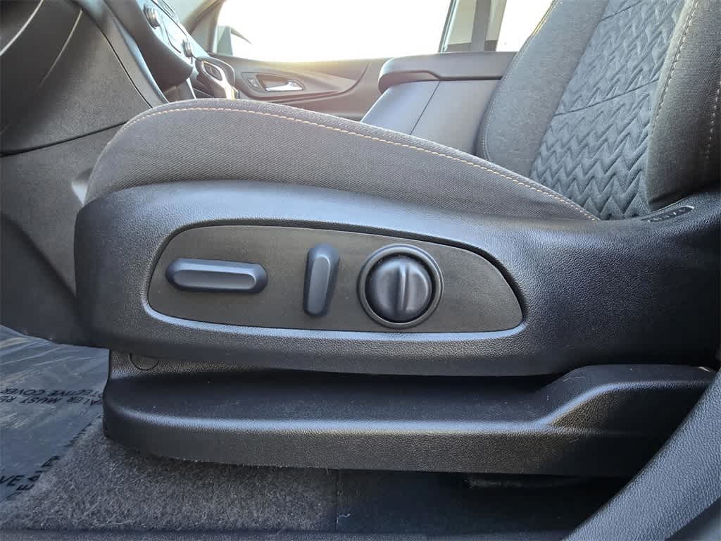 Thumbnail: 2023 Chevrolet Equinox - 12