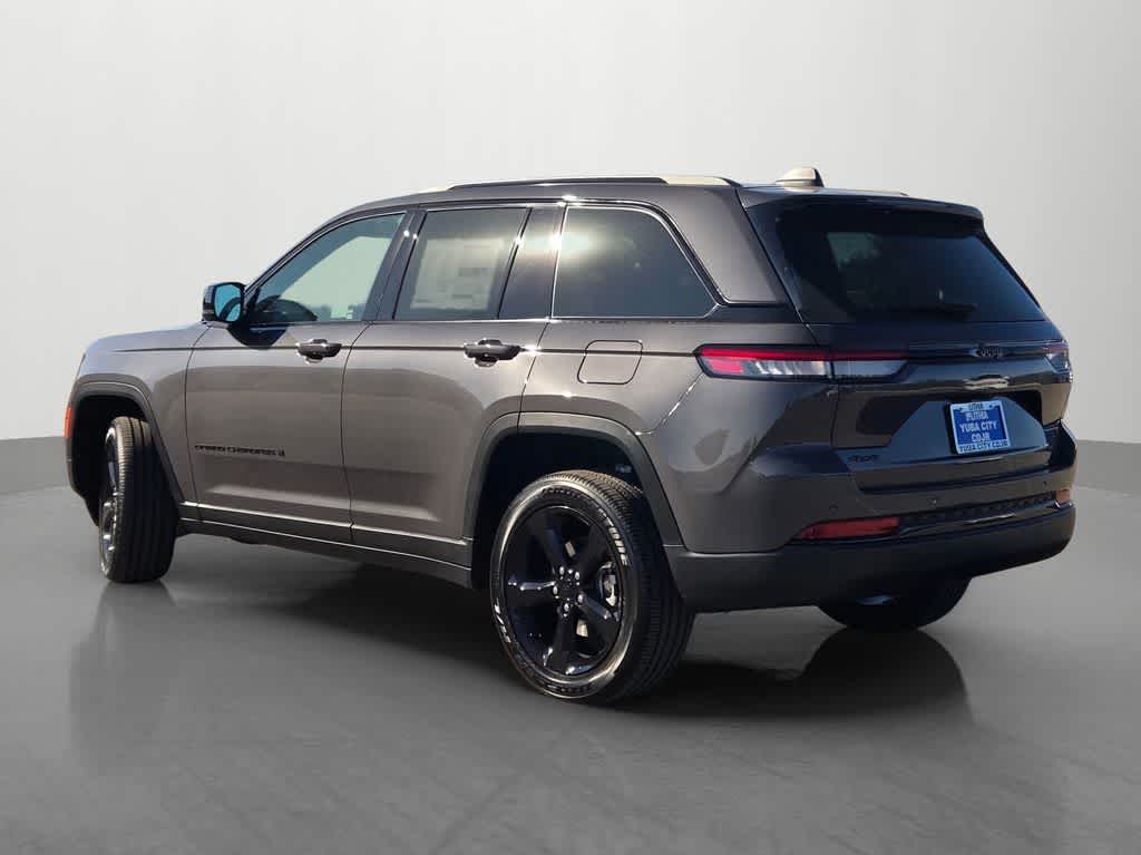 Thumbnail: 2025 Jeep Grand Cherokee - 4